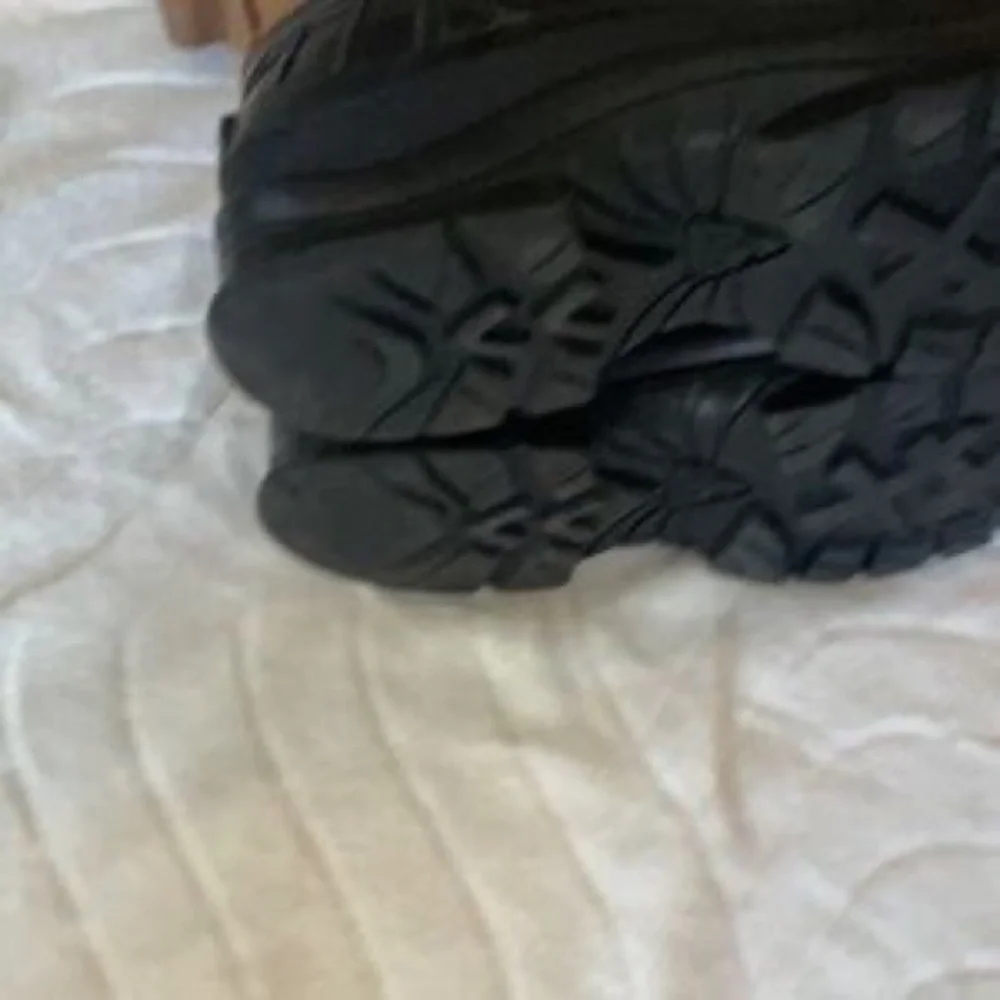 Insulated Lace-Up Winter Boots in Tan and Black